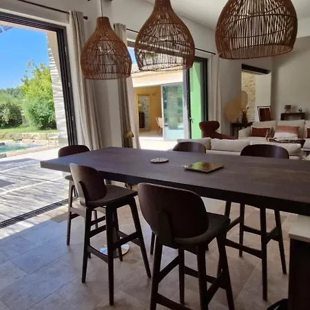 Loue Vigneronne De Charme Recemment Renovee 14 Couchages *