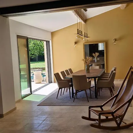 Loue Vigneronne De Charme Récemment Rénovée 14 Couchages Villa